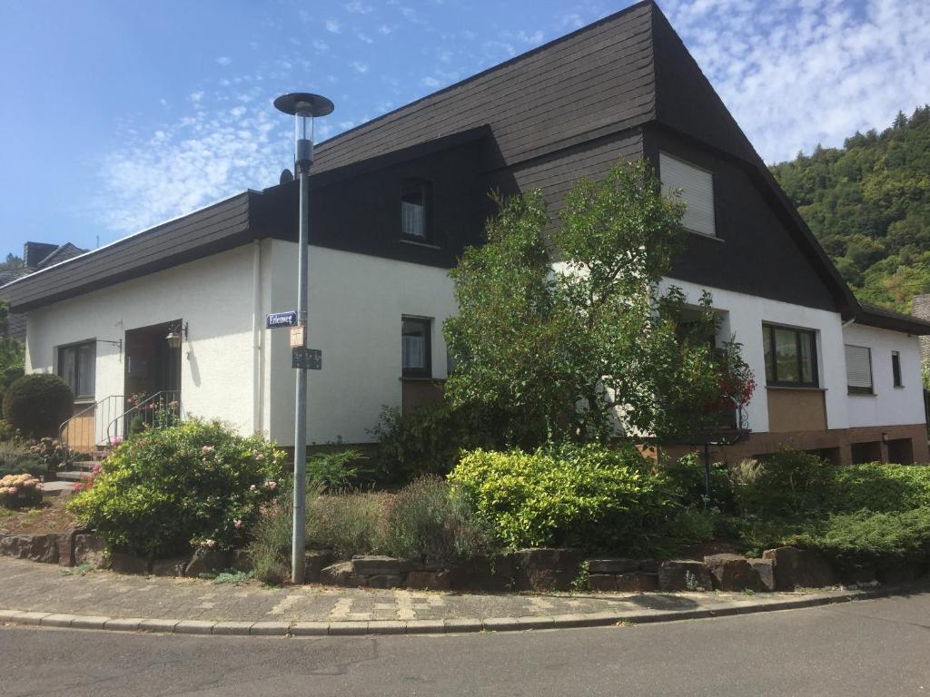 Maison d'hôtes Gästehaus Steuer Erlenweg 2 56814 Bruttig-Fankel