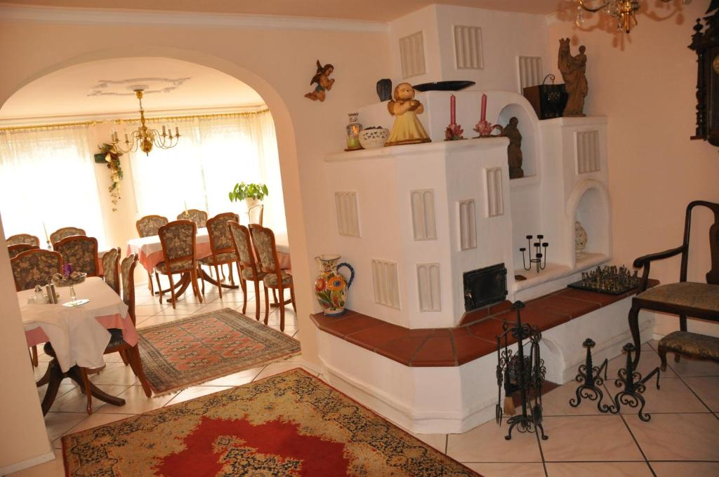 Maison d'hôtes Gästehaus Ullmannshof Wasenstrasse 27 74366 Kirchheim am Neckar