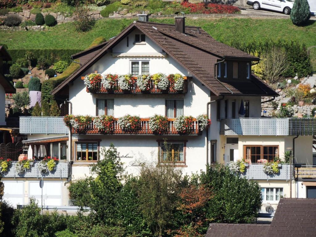 Gästehaus und Ferienwohnung Bächle Leopoldstrasse 5, 77740 Bad Peterstal-Griesbach