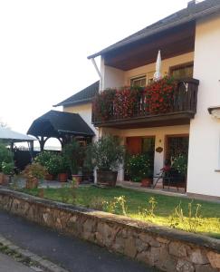 Maison d'hôtes Gästehaus-Weingut Michael Scholer Moselweinstrasse 17 54340 Schleich Rhénanie-Palatinat