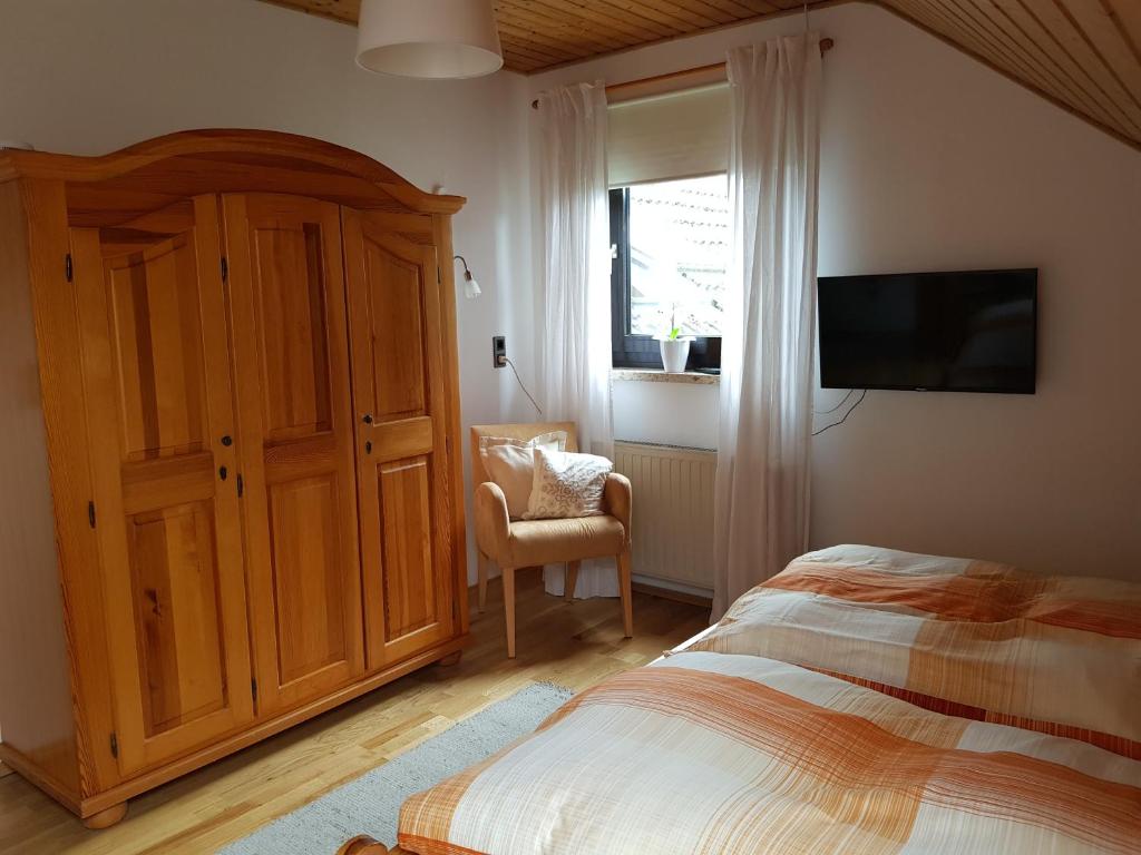 Gästezimmer Aschenbrenner Heldburger Straße 50, 96476 Bad Rodach