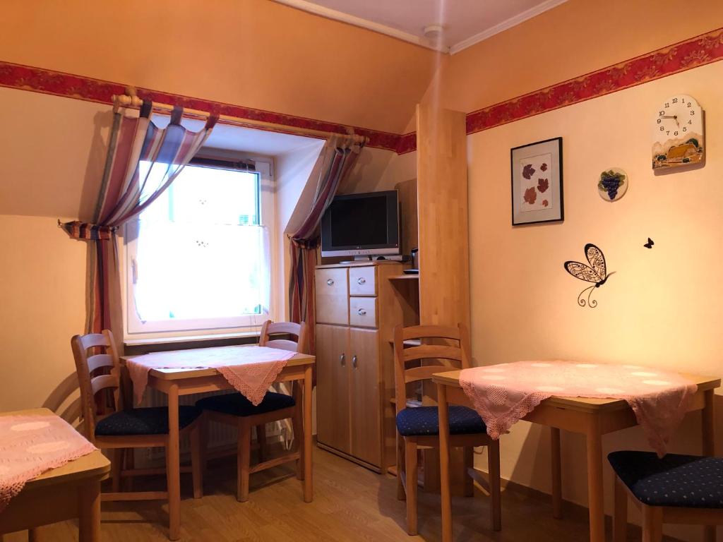 Gästezimmer Bruno Moselstraße 44, 56814 Bremm