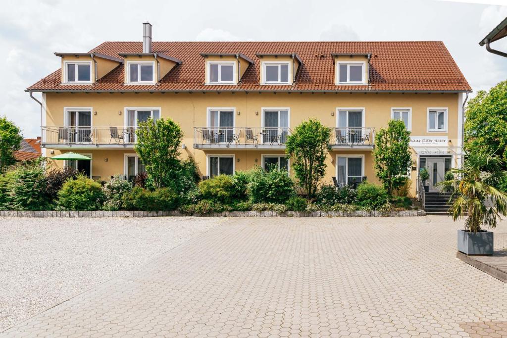 Gasthaus Hotel Ostermeier Dorfstr. 8, 85395 Attenkirchen