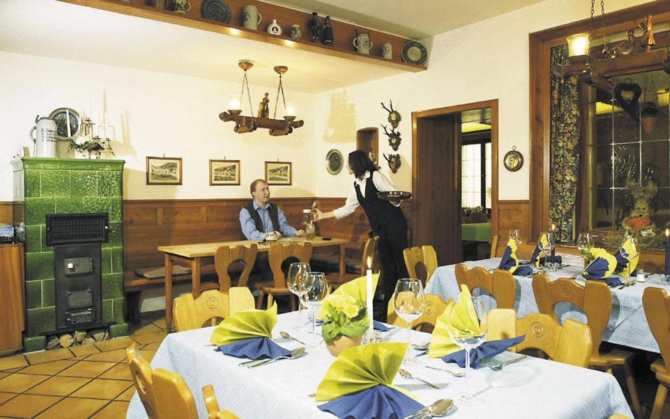 Gasthaus Merkel Hotel Marktplatz 13, 95460 Bad Berneck im Fichtelgebirge