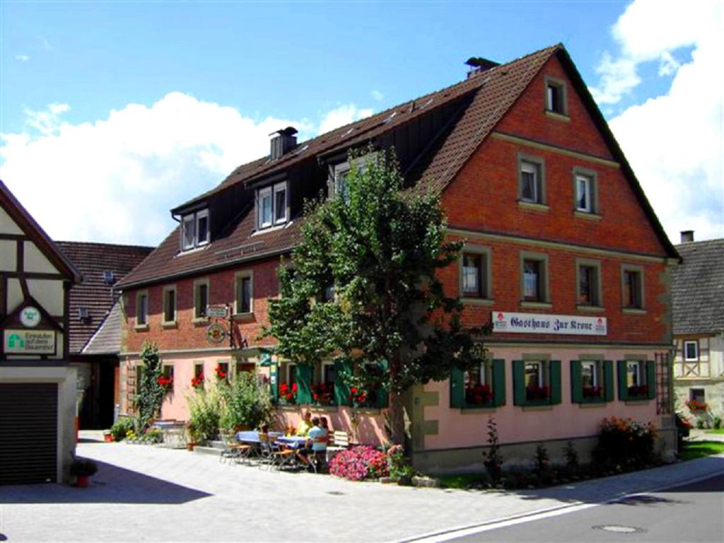 Maison d'hôtes Gasthaus Zur Krone Burghausen 9 91635 Windelsbach