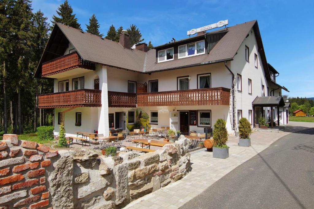 Gasthof Pension Waldfrieden Schneebergweg 7, 95682  Brand