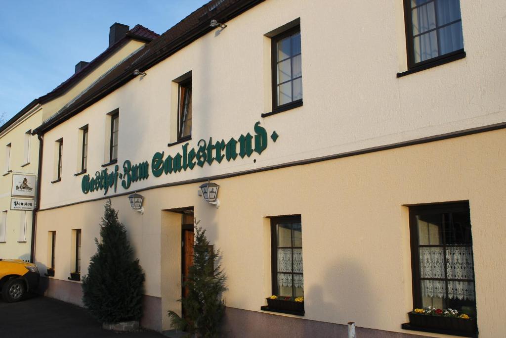Gasthof & Pension Zum Saalestrand Leunaer Strasse 5, 06231 Bad Dürrenberg
