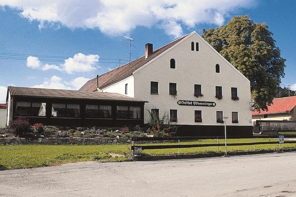 Gasthof Pflamminger Dorfplatz 3, 93086 Wörth an der Donau