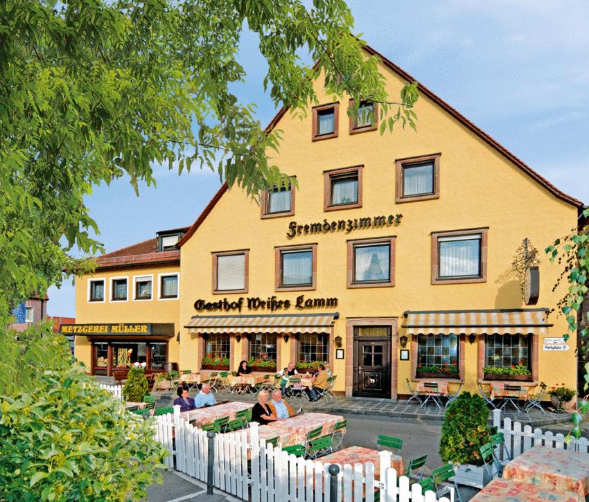 Gasthof Weißes Lamm Flockenstr. 2, 90455 Nuremberg