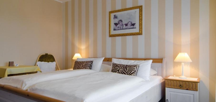 Gasthof Zöllner Kleinziegenfeld 43, 96260 Weismain