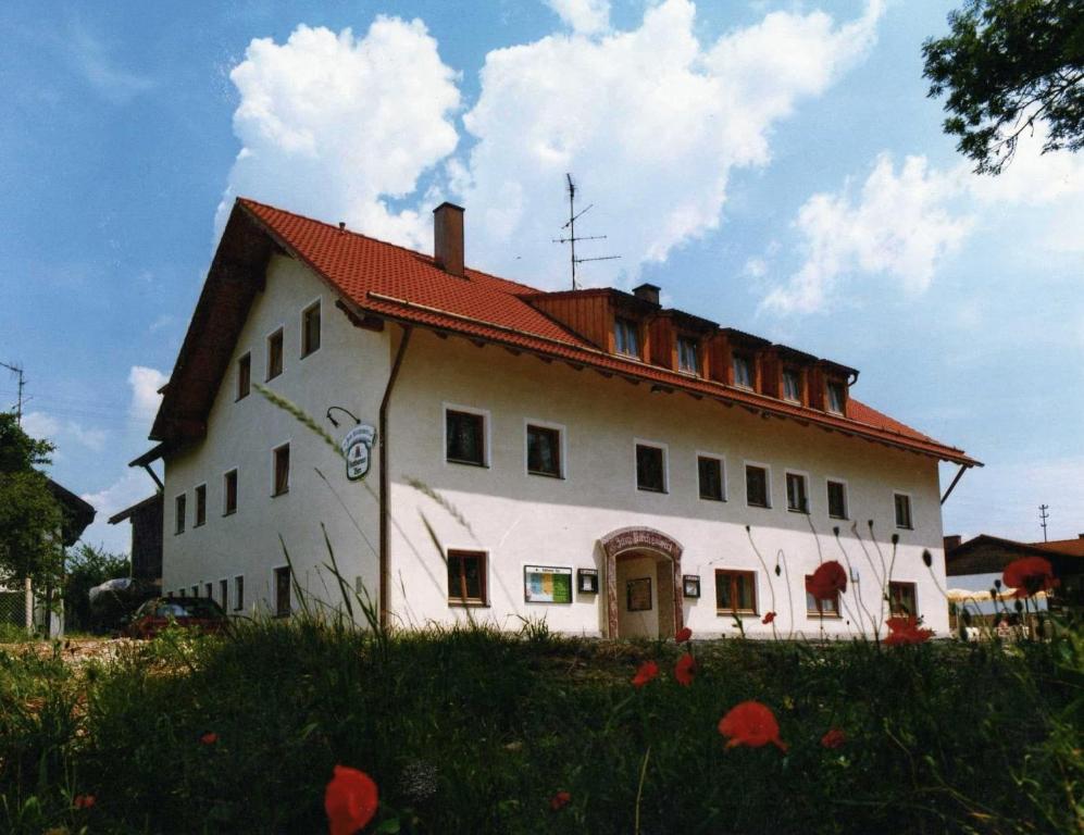 Gasthof zum Kirchenwirt Kirchdorferstraße 20, 84375 Kirchdorf am Inn