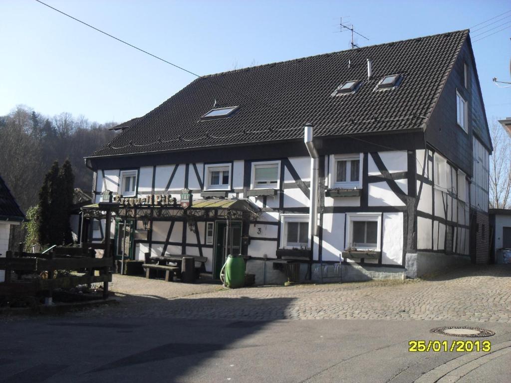 Gasthof Zum Stausee Katzelweg 3, 51766 Engelskirchen