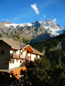 Maison d'hôtes Gîte Le Rocher Route Départementale 1091 05320 La Grave Provence-Alpes-Côte d\'Azur