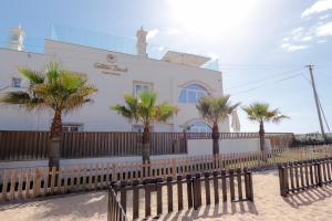 Maison d'hôtes Golden Beach Guest House & Rooftop Bar Praia de Faro Avenida Nascente Nº2 8005-520 Faro Algarve