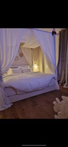 Golden housse