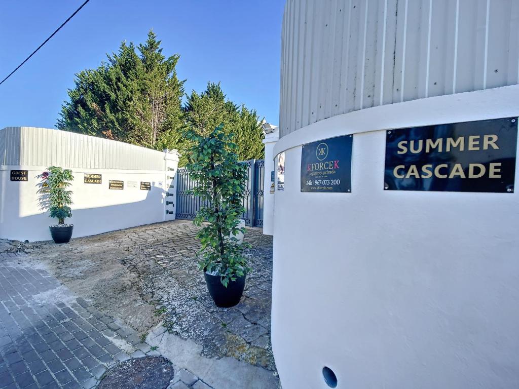 Guest House Summer Cascade Alvor Bed & Breakfast Urbanização Alto do Poço, 8500-777 Alvor