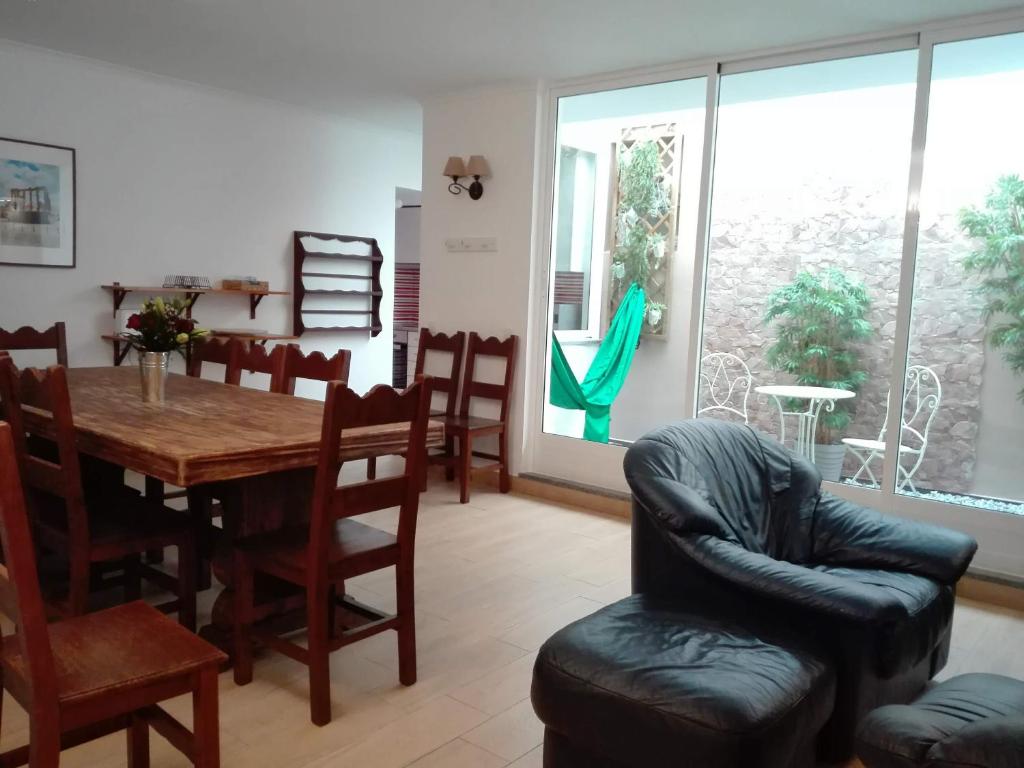 Guesthouse Alentejo Rua de Mendo Estevens 32 A, 7000-865 Évora