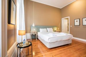 Guesthouse Bonjardim Suites by LovelyStay