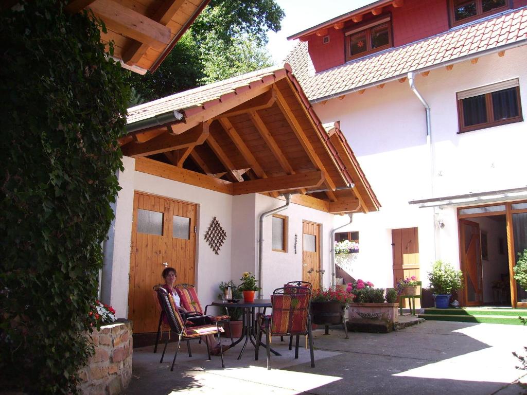 Maison d'hôtes Haus am Kastanienwald Übergasse 32 76889 Bad Bergzabern