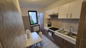 Home at Friends' - City - Zu Hause bei Freunden