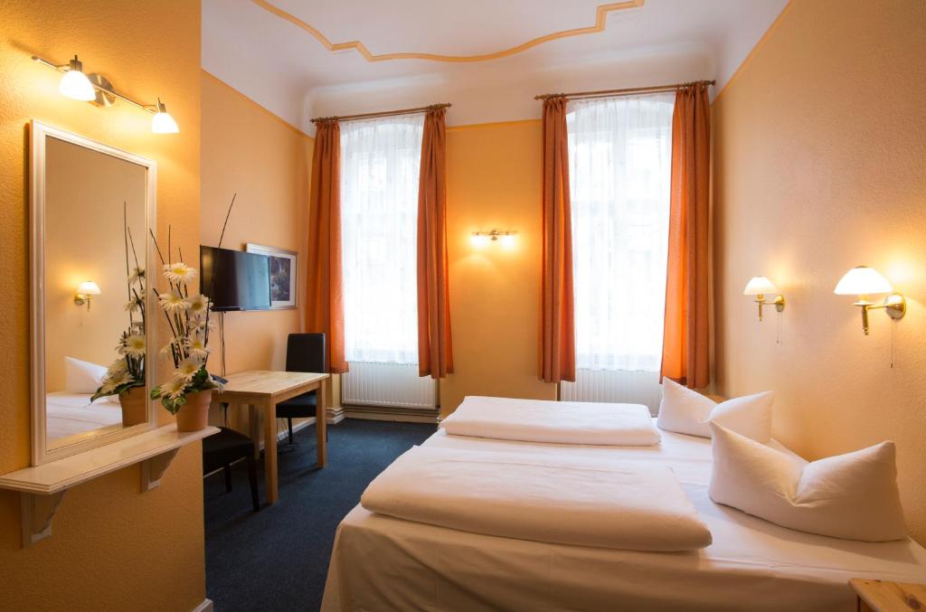 Hotel am Hermannplatz Kottbusser Damm 24, 10967 Berlin