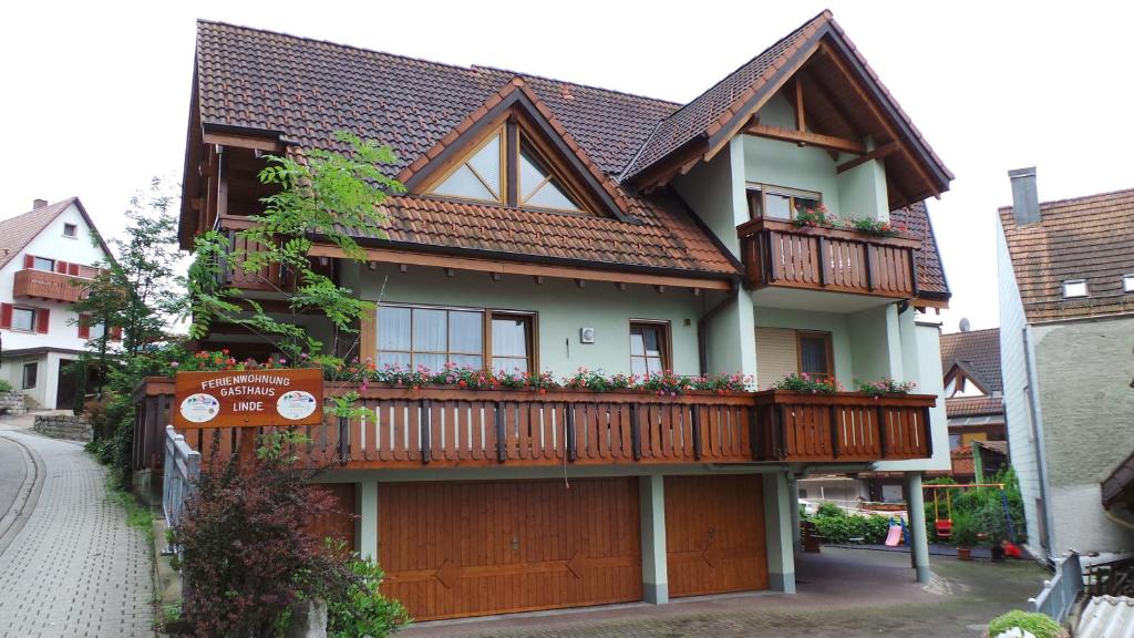 Hotel garni zur Linde Schloßstraße 5, 77886 Lauf