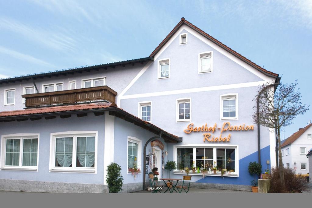 Hotel Gasthof Pension Riebel Weidenerstraße 30, 92694 Etzenricht