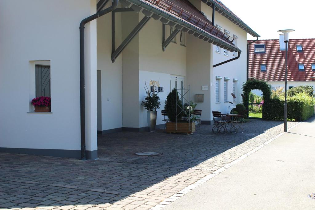 Hotel Heike garni Waldsiedlung 14, 89359 Guntzbourg