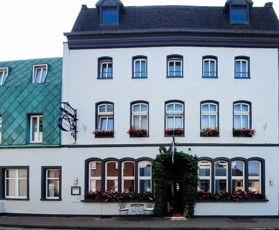 Hotel Landhaus zur Issel Minervastrasse 26-28, 46419 Isselburg