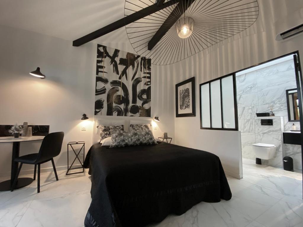 Hôtel particulier - Les lodges du Bassin d'Arcachon- Petit-déjeuner sur demande- Prestations haut de gamme 18 Allée du Clos de Cantaranne, 33470 Gujan-Mestras