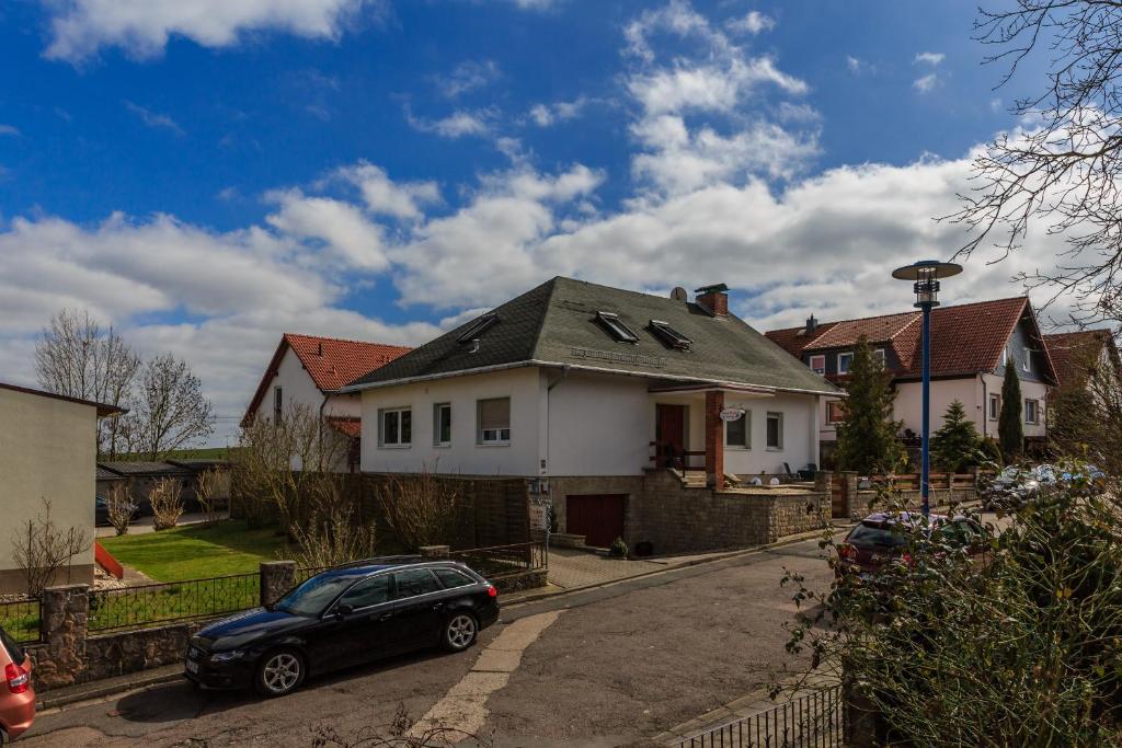 Hotel-Pension am Rosarium Finkenstr. 24, 06526 Sangerhausen