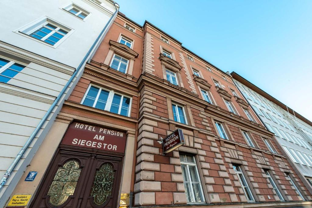 Maison d'hôtes Hotel-Pension am Siegestor Akademiestr. 5 80799 Munich