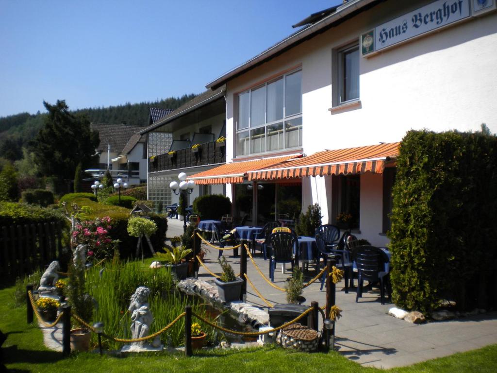 Hotel Pension Haus Berghof Bauesfeld 16, 53940  Hellenthal