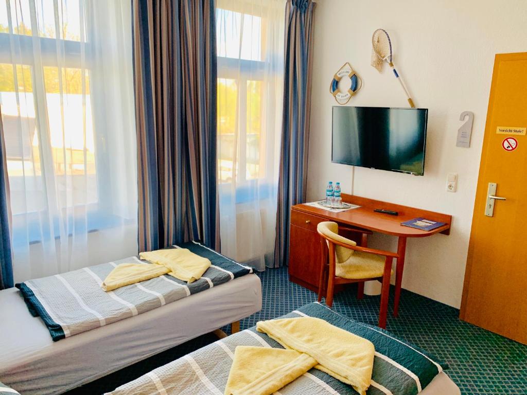 Hotel-Pension \ Petridamm 7, 18146 Rostock