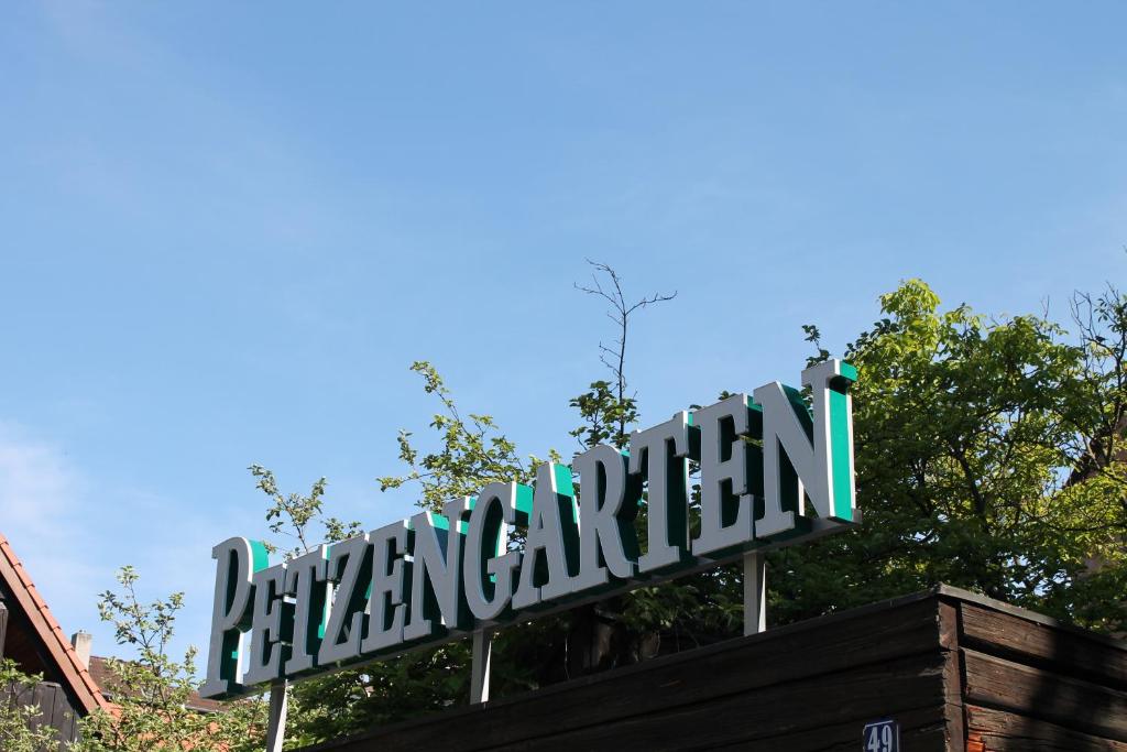 Hotel Petzengarten Wilhelm-Spaeth-Strasse 47, 90461 Nuremberg