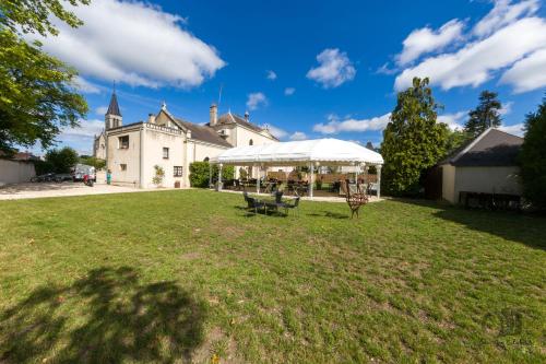 Hôtel-Restaurant Le Prieuré devient la \