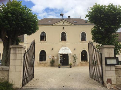 Hôtel-Restaurant Le Prieuré devient la \