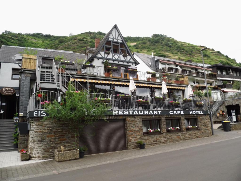 Hotel Restaurant Zum Valwiger Herrenberg Moselweinstraße 4, 56812 Valwig
