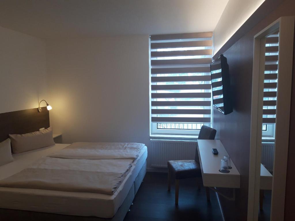 Hotel Weinert Ziegelbergstraße 23, 17033 Neubrandenbourg
