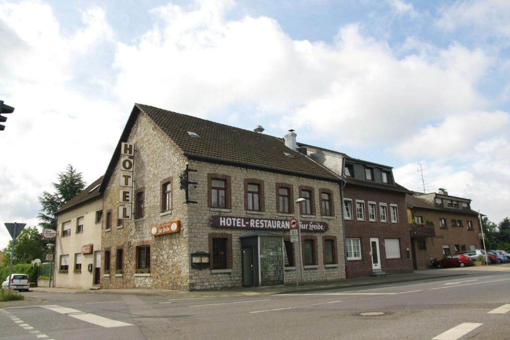 Hotel Zur Heide Raafstrasse 76-80, 52076 Aix-la-Chapelle