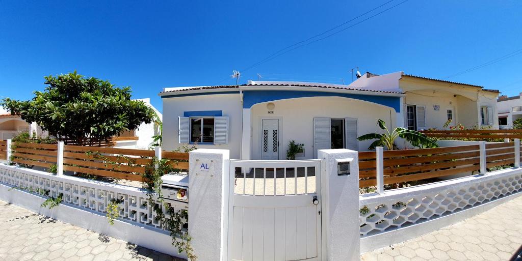 Jelly Fish Guest House Bairro da Liberdade porta 43, 8650-350 Sagres