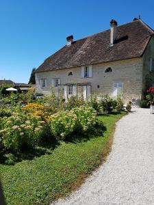 Maison d'hôtes L'Aumônerie 16 rue de bourg sec 25440 Liesle Franche-Comté