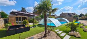 La Belle Aventure Mosnes chambres d' hôtes avec piscine et jacuzzi