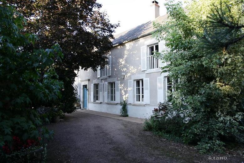 Maison d'hôtes La Belle des Champs 16 Rue des Camélias 58150 Saint-Andelain