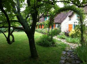 Maison d'hôtes La Chaumière 1 Rue de l'Échiquier 78760 Jouars-Pontchartrain Île-de-France