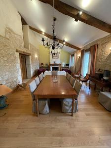 LA FERME DE VILLENEUVE