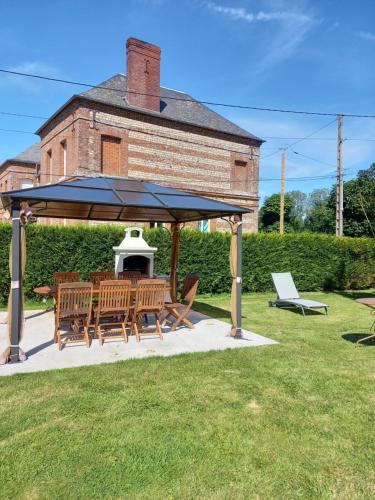 LA MAISON AUX PIVOINES