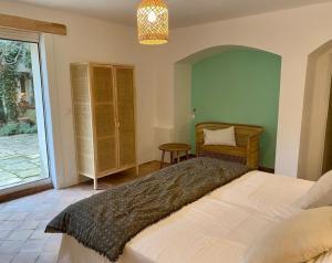 La Maison Des Autres, piscine chauffée, chambres d'hôtes proches Uzès, Nîmes, Pont du Gard