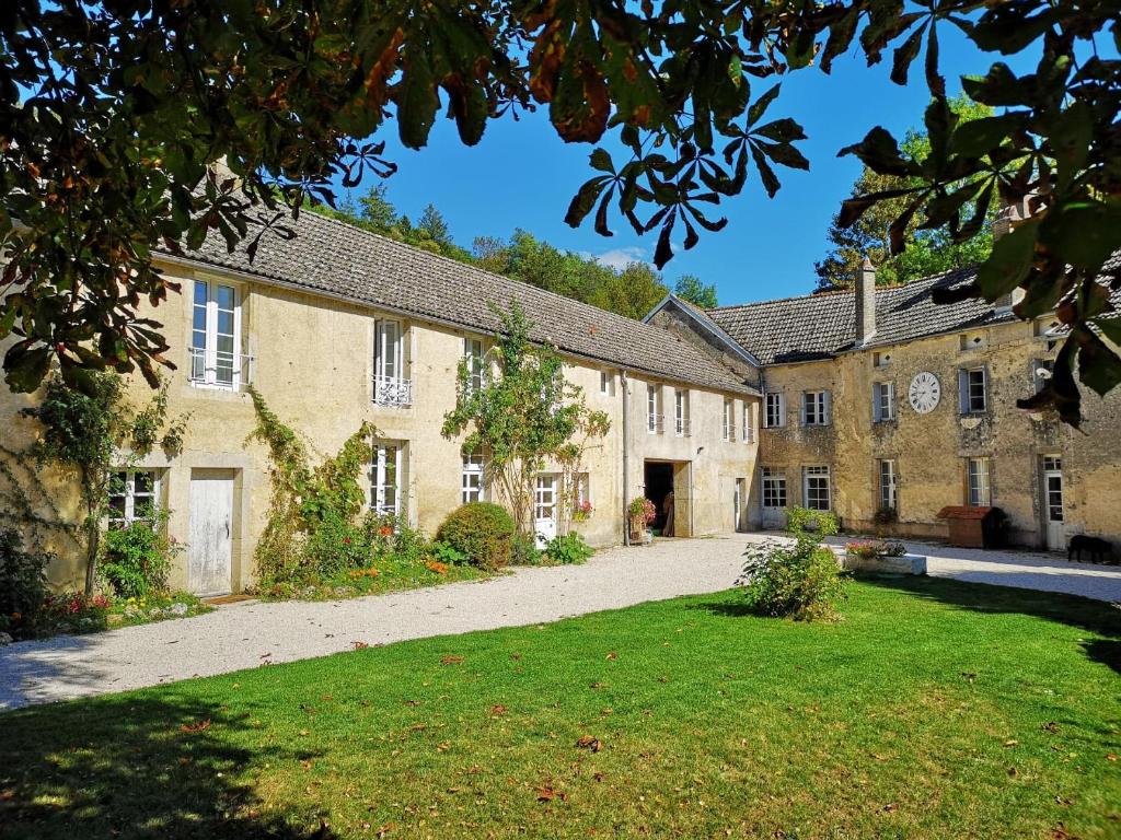 Maison d'hôtes La Maison des Maîtres de Forge Rive Gauche 2 Route d'Is sur Tille 21120 Moloy