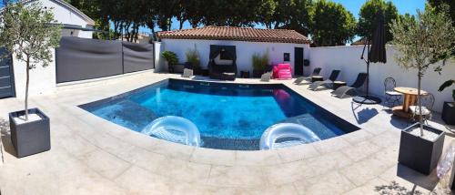 La Suite Côté Pool-House Piscine, Sauna & Jacuzzi privatifs